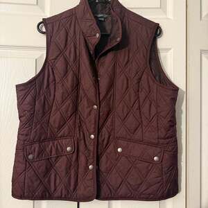 Eddie Bauer Burgundy Lightweight Quilted Vest Size XL